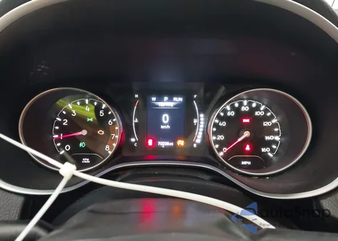 2019 Jeep Compass Sun And Wheel Fwd из США, поврежденный, VIN 3C4NJCBB8KT685910